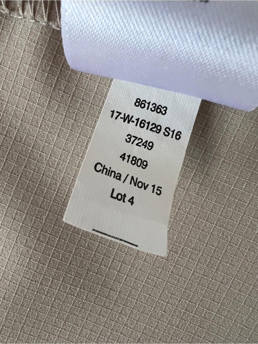REI Hiking Travel Shirt S Beige Vented Roll Tab Sleeve Outdoor Top - Picture 7 of 16